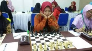 IKUTI PEKAN ILMIAH, OLAHRAGA, SENI, DAN RISET VIII DI ACEH MAHASISWI FEBI UIN STS JAMBI SABET  MEDALI EMAS CABANG CATUR KLASIK.