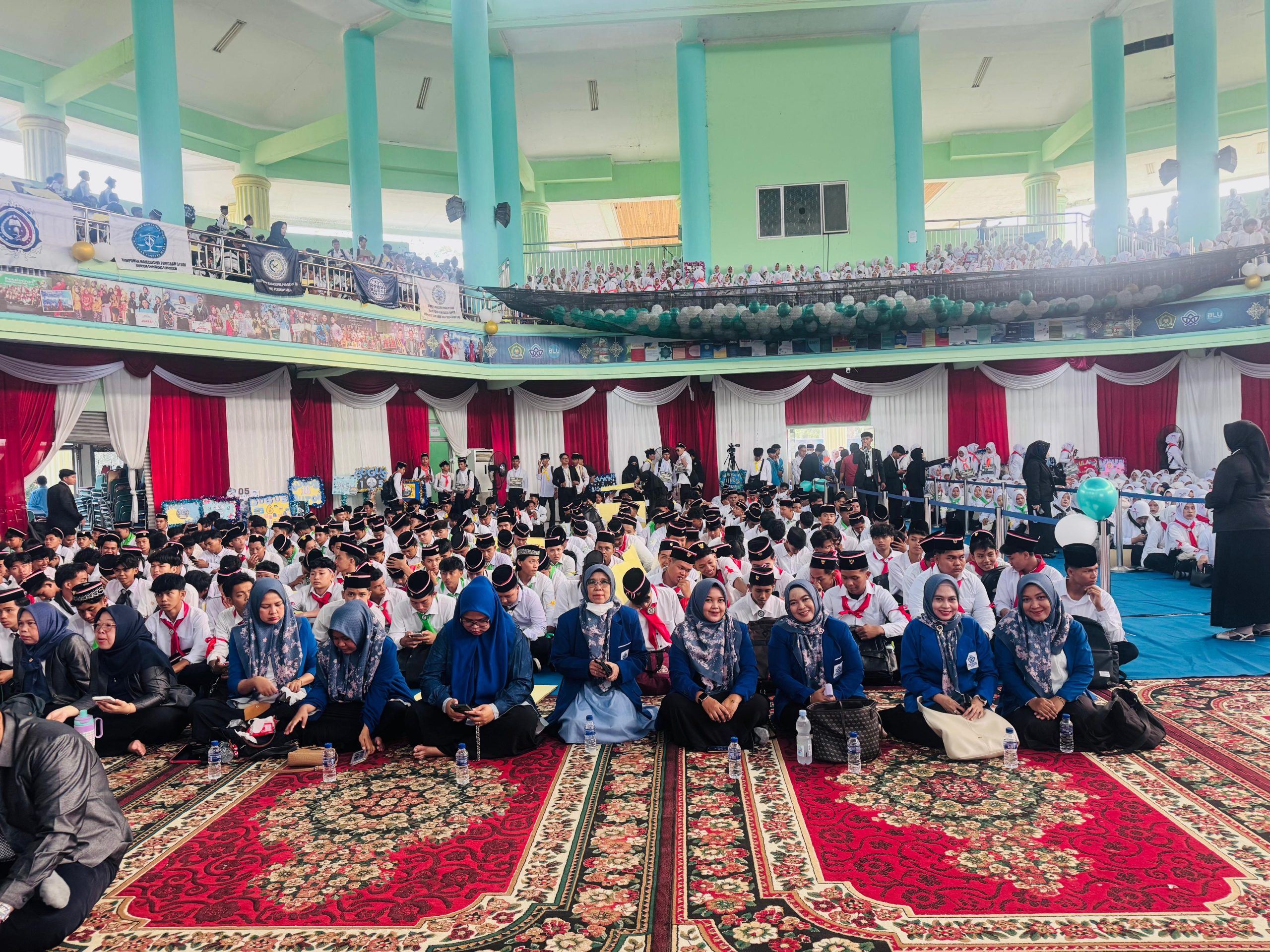 Semarak PBAK 2026,  FEBI UIN STS Jambi Semakin Cetar Dalam Pembukaan dan Parade Bersama Mahasiswa Baru